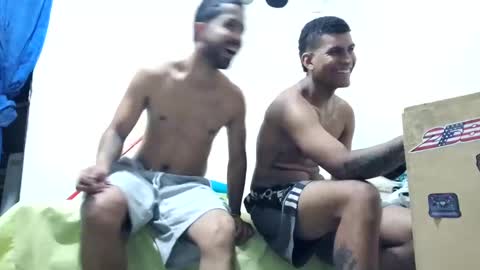 Snapshot of thehousedog chatting on 02/14/25, 11:53 thehousedog online show from 02/14/25, 11:53