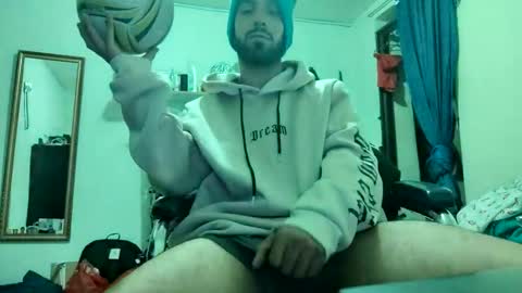 Snapshot of thehousedog chatting on 02/24/25, 01:46 thehousedog online show from 02/24/25, 01:46