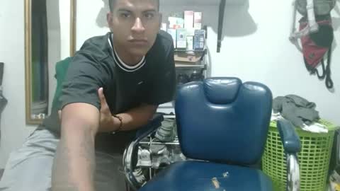 Snapshot of thehousedog chatting on 02/27/25, 03:14 thehousedog online show from 02/27/25, 03:14