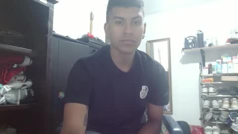 Snapshot of thehousedog chatting on 03/04/25, 04:06 thehousedog online show from 03/04/25, 04:06