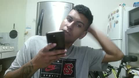 Snapshot of thehousedog chatting on 03/06/25, 04:08 thehousedog online show from 03/06/25, 04:08