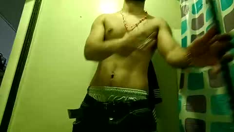 Snapshot of thehousedog chatting on 03/06/25, 07:21 thehousedog online show from 03/06/25, 07:21