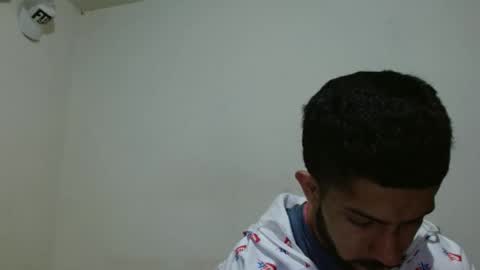 Snapshot of thehousedog chatting on 03/10/25, 05:00 thehousedog online show from 03/10/25, 05:00