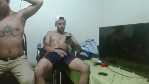 Snapshot of thehousedog chatting on 03/12/25, 03:46 thehousedog online show from 03/12/25, 03:46