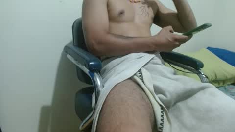 Snapshot of thehousedog chatting on 09/30/25, 11:26 thehousedog online show from 09/30/25, 11:26