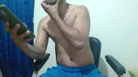 Snapshot of thehousedog chatting on 10/01/25, 11:49 thehousedog online show from 10/01/25, 11:49