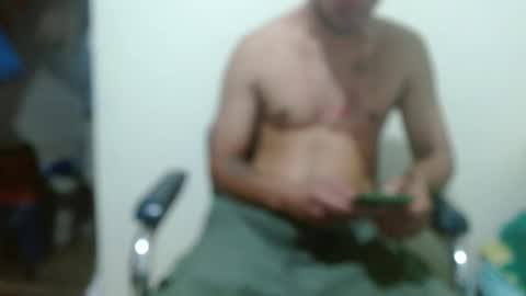 Snapshot of thehousedog chatting on 10/03/25, 10:40 thehousedog online show from 10/03/25, 10:40