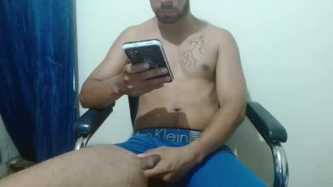 Snapshot of thehousedog chatting on 10/04/25, 02:37 thehousedog online show from 10/04/25, 02:37