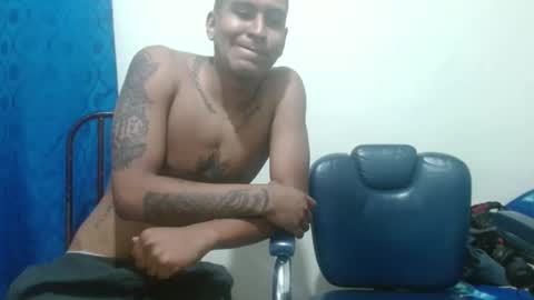 Snapshot of thehousedog chatting on 10/25/25, 10:37 thehousedog online show from 10/25/25, 10:37