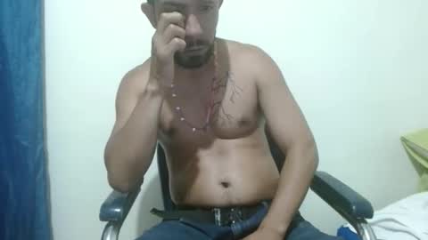 Snapshot of thehousedog chatting on 11/08/25, 12:22 thehousedog online show from 11/08/25, 12:22