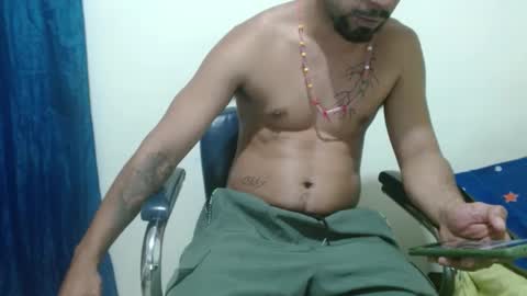 Snapshot of thehousedog chatting on 11/12/25, 02:34 thehousedog online show from 11/12/25, 02:34