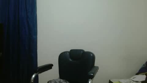 Snapshot of thehousedog chatting on 11/24/25, 11:21 thehousedog online show from 11/24/25, 11:21