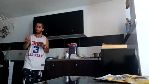 Snapshot of thehousedog chatting on 12/04/25, 02:15 thehousedog online show from 12/04/25, 02:15