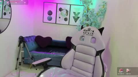 Theia  online show from 04/17/26, 12:41