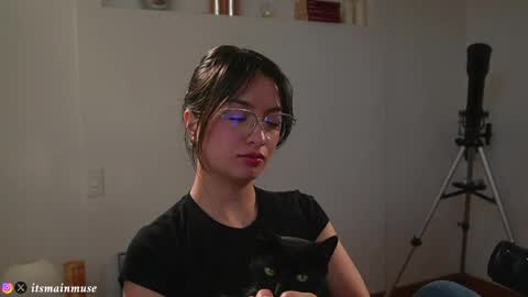 Iris online show from 05/27/26, 10:51