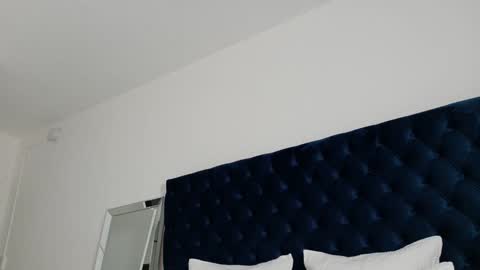 Snapshot of theislandgirl chatting on 12/13/25, 10:15 Lily Marie online show from 12/13/25, 10:15