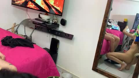 Snapshot of theking11220 chatting on 11/30/25, 07:01 theking11220 online show from 11/30/25, 07:01