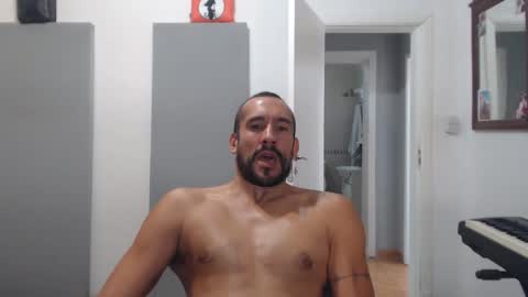 Snapshot of thekingofpains chatting on 01/08/25, 02:25 KINGOFPAINS online show from 01/08/25, 02:25