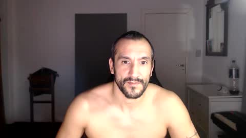 Snapshot of thekingofpains chatting on 09/12/25, 04:40 KINGOFPAINS online show from 09/12/25, 04:40