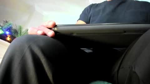 Snapshot of thekinkside chatting on 12/12/24, 02:48 KinkSide online show from 12/12/24, 02:48