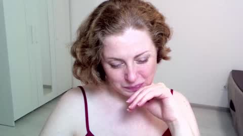Snapshot of theladysblush chatting on 12/15/24, 07:46 Ella online show from 12/15/24, 07:46