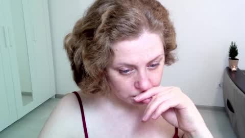 Snapshot of theladysblush chatting on 12/29/24, 10:23 Ella online show from 12/29/24, 10:23