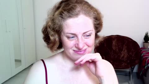 Snapshot of theladysblush chatting on 01/08/25, 05:27 Ella online show from 01/08/25, 05:27