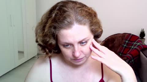 Snapshot of theladysblush chatting on 01/12/25, 02:52 Ella online show from 01/12/25, 02:52