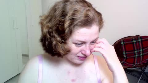 Snapshot of theladysblush chatting on 01/24/25, 06:03 Ella online show from 01/24/25, 06:03