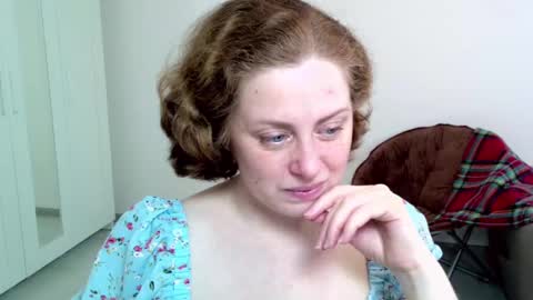 Snapshot of theladysblush chatting on 01/25/25, 08:00 Ella online show from 01/25/25, 08:00