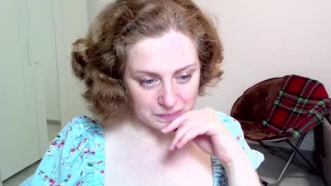 Snapshot of theladysblush chatting on 01/31/25, 09:48 Ella online show from 01/31/25, 09:48