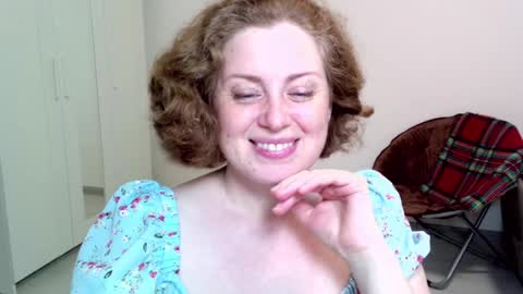 Snapshot of theladysblush chatting on 02/01/25, 12:51 Ella online show from 02/01/25, 12:51