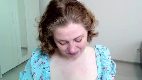 Snapshot of theladysblush chatting on 02/16/25, 07:48 Ella online show from 02/16/25, 07:48