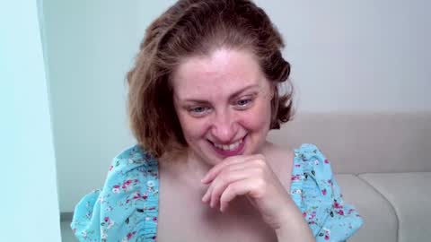 Snapshot of theladysblush chatting on 03/02/25, 08:27 Ella online show from 03/02/25, 08:27