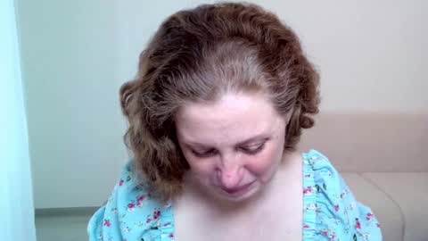 Snapshot of theladysblush chatting on 03/12/25, 08:19 Ella online show from 03/12/25, 08:19