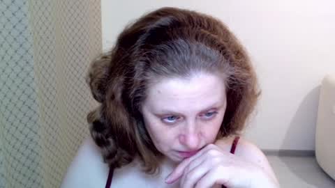 Snapshot of theladysblush chatting on 04/18/26, 07:40 Ella online show from 04/18/26, 07:40