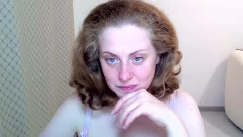 Snapshot of theladysblush chatting on 05/18/26, 06:36 Ella online show from 05/18/26, 06:36