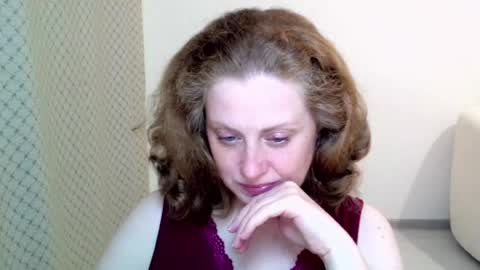 Snapshot of theladysblush chatting on 05/27/26, 06:49 Ella online show from 05/27/26, 06:49