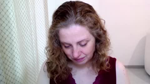 Snapshot of theladysblush chatting on 05/29/26, 08:12 Ella online show from 05/29/26, 08:12