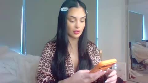 Snapshot of theleilaxo chatting on 06/18/26, 05:41 Hopeee online show from 06/18/26, 05:41