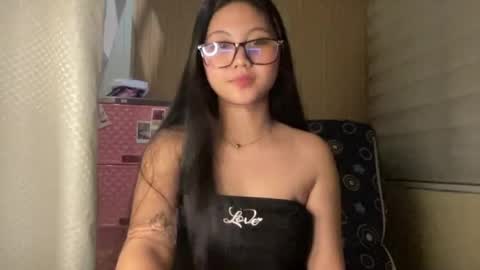 Snapshot of thelifeof_kiara chatting on 06/19/26, 12:31 thelifeof_kiara online show from 06/19/26, 12:31