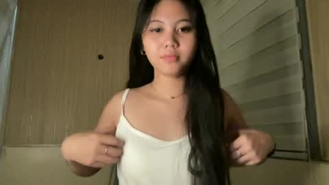 Snapshot of thelifeof_kiara chatting on 06/27/26, 07:41 thelifeof_kiara online show from 06/27/26, 07:41