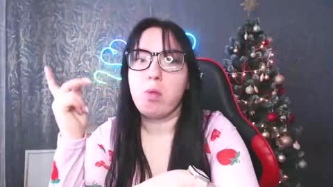 Lisa online show from 12/22/25, 10:34