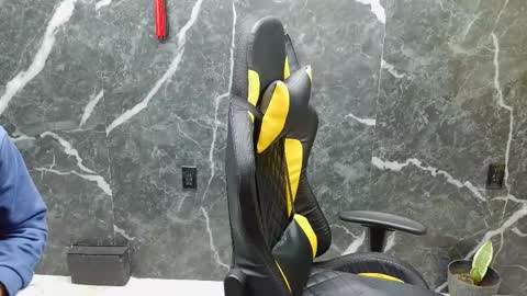 Snapshot of thelitoshowofficial chatting on 01/19/26, 02:04 thelitoshowofficial online show from 01/19/26, 02:04