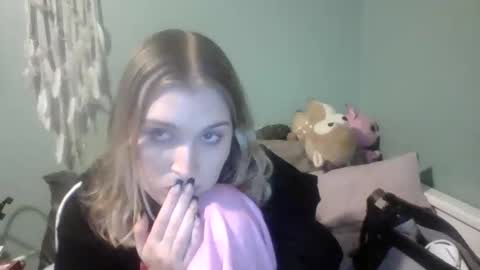 Little Bambii online show from 12/30/24, 02:09