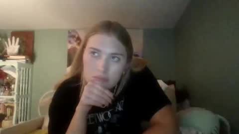 Little Bambii online show from 11/18/25, 12:49