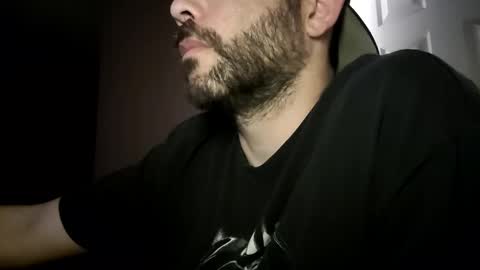 Snapshot of themadhatter710 chatting on 03/11/25, 04:32 Frank online show from 03/11/25, 04:32