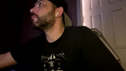 Snapshot of themadhatter710 chatting on 03/11/25, 07:37 Frank online show from 03/11/25, 07:37