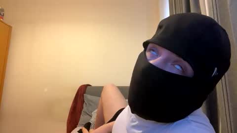 Snapshot of themanxmr chatting on 05/04/26, 09:49 Bruce online show from 05/04/26, 09:49