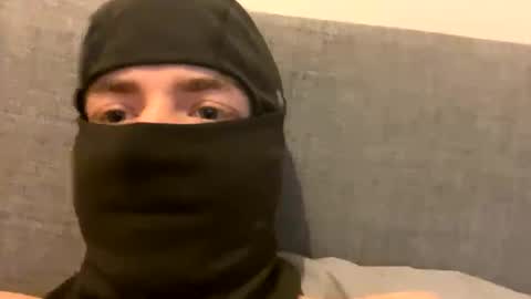 Snapshot of themanxmr chatting on 06/04/26, 05:52 Bruce online show from 06/04/26, 05:52